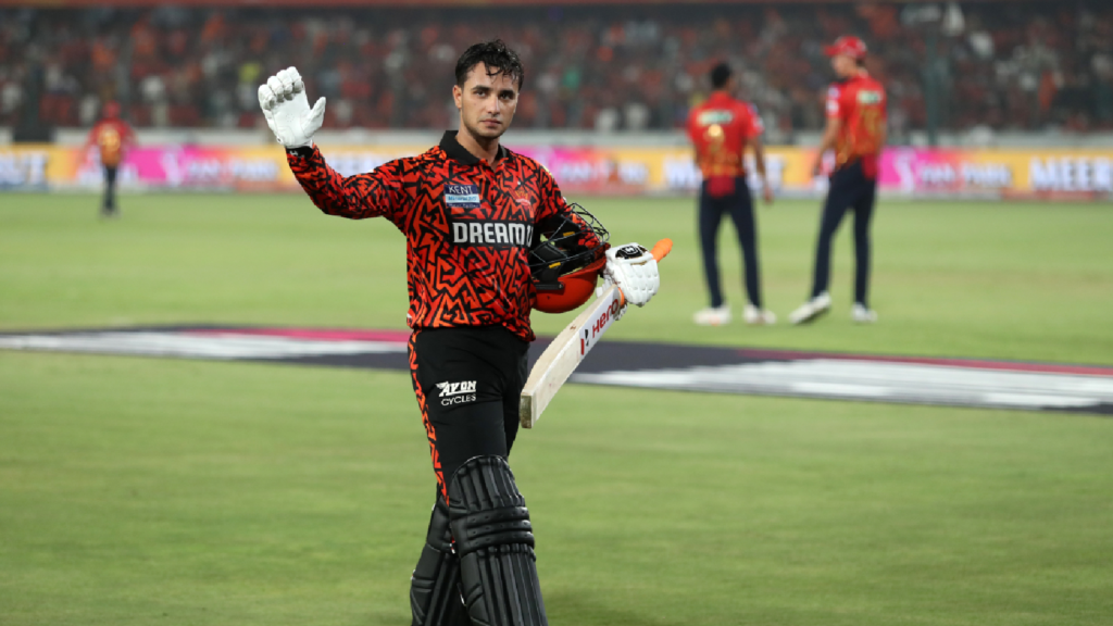 Orange Cap Holder For IPL 2026